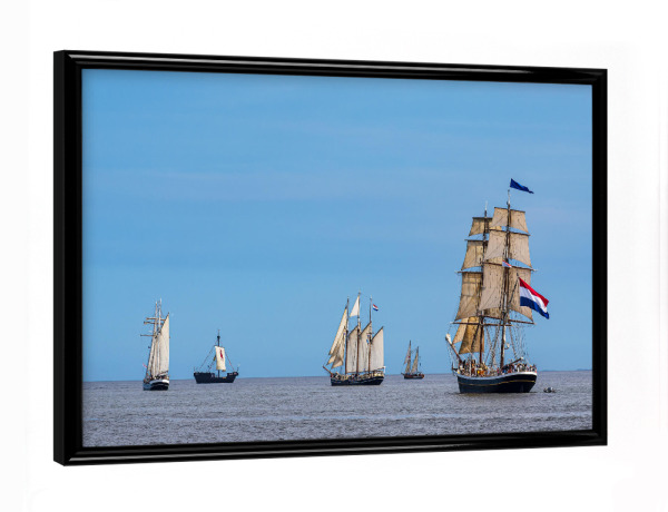 Poster mit schwarzem Rahmen "Windjammer zur Hanse Sail" artboxONE - Natur,Reise,Reise / Strand und Meer