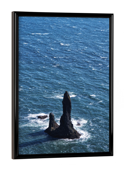 Poster mit schwarzem Rahmen "Fels im Meer - Island Nordsee" artboxONE - Natur,Reise,Reise / Strand und Meer