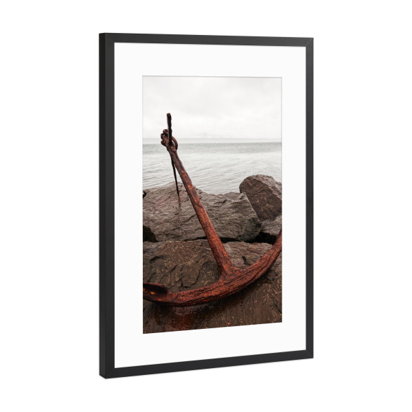 Poster mit Rahmen Schwarz (Metallic) "Rostiger Anker" artboxONE - Städte / Hamburg,Reise,Reise / Strand und Meer