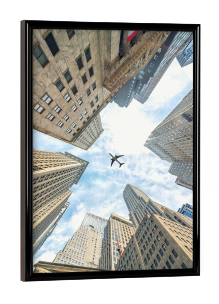 Poster mit schwarzem Rahmen "Belebter Himmel in Manhattan" artboxONE - Städte,Städte / New York,Reise,Architektur,Reise / Länder