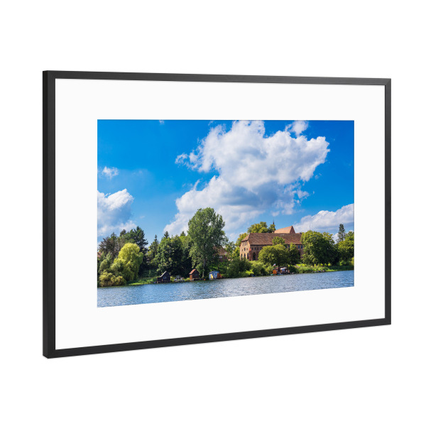 Poster mit Rahmen Schwarz (Metallic) "Blick auf die Stadt Zarrentin" artboxONE - Natur,Reise,Architektur