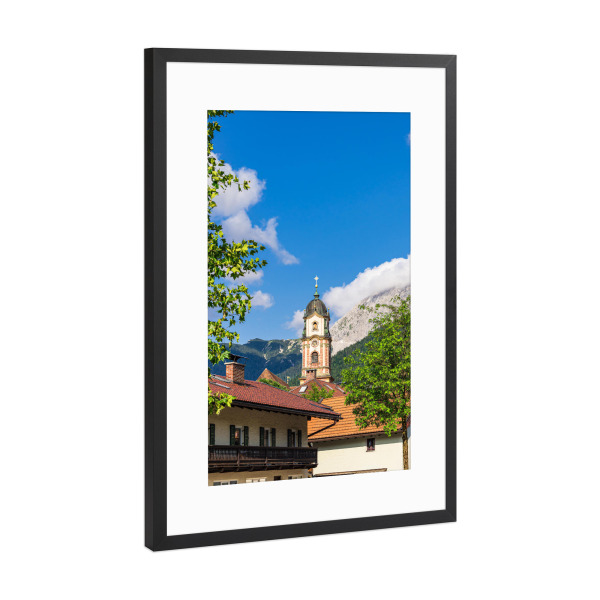 Poster mit Rahmen Schwarz (Metallic) "Haus, Kirche, Berg" artboxONE - Natur,Reise,Architektur
