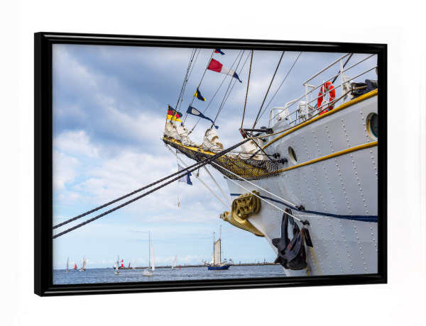 Poster mit schwarzem Rahmen "Windjammer und Ostsee" artboxONE - Natur,Reise,Architektur,Reise / Strand und Meer