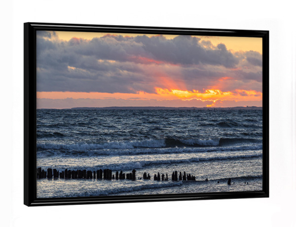 Poster mit schwarzem Rahmen "Meer, Buhne, Sonnenuntergang" artboxONE - Natur,Reise,Reise / Strand und Meer