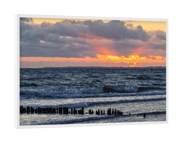 Poster mit weißem Rahmen "Meer, Buhne, Sonnenuntergang" artboxONE - Natur,Reise,Reise / Strand und Meer