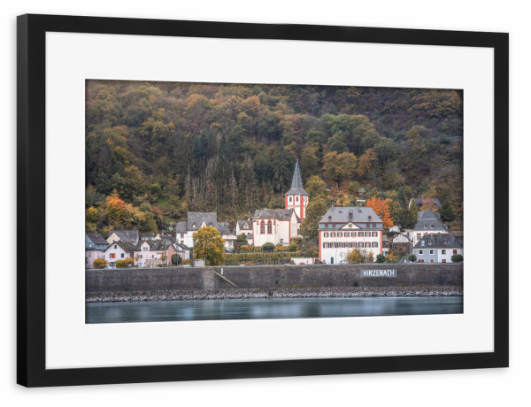 Poster mit Rahmen schwarz "Hirzenach am Rhein" artboxONE - Reise