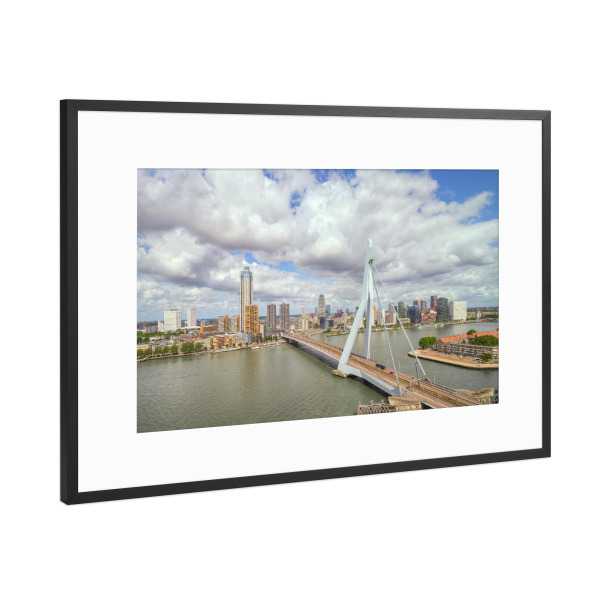 Poster mit Rahmen Schwarz (Metallic) "Erasmusbrücke Rotterdam" artboxONE - Städte,Reise,Architektur