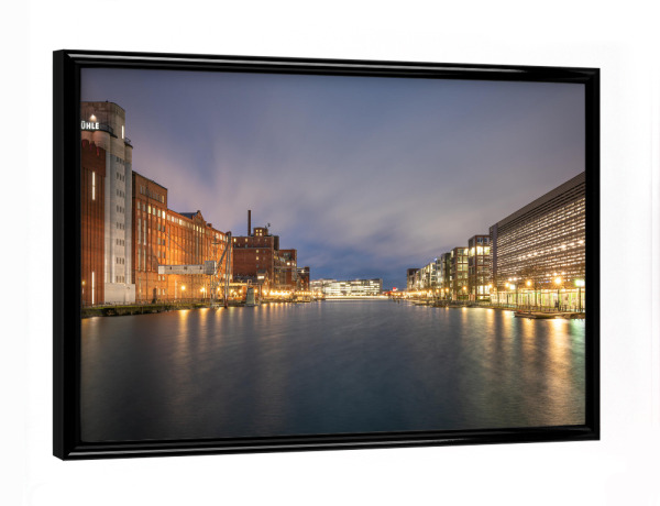 Poster mit schwarzem Rahmen "Innenhafen Duisburg" artboxONE - Städte,Architektur