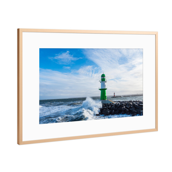 Poster mit Rahmen Kupfer "Wellen und Molentürme" artboxONE - Natur,Reise,Architektur,Reise / Strand und Meer