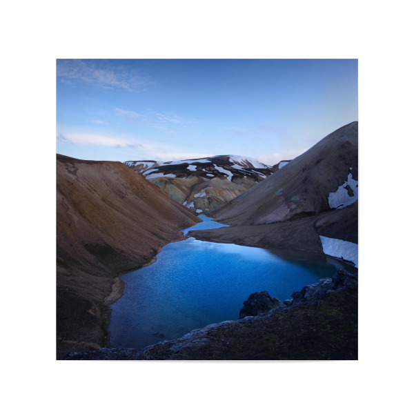 Poster 20x20 cm "Blauer Bergsee - Hochland Island" artboxONE - Natur,Reise