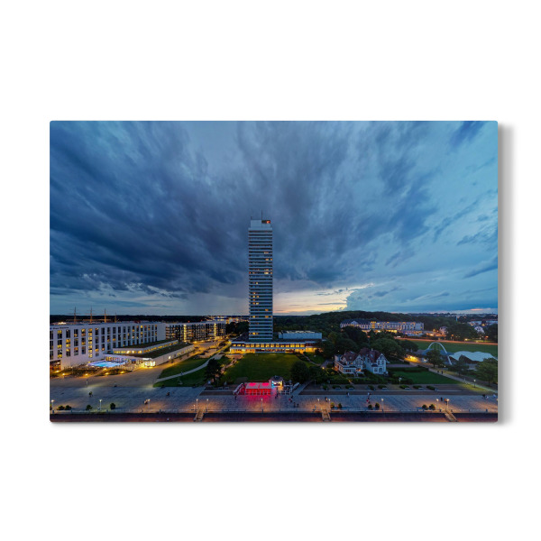 Galerie-Print "Maritim-Hotel Travemünde am Abend" 30x20 cm artboxONE