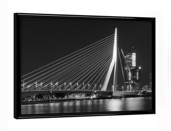 Poster mit schwarzem Rahmen "Nächtliche Erasmusbrücke in s/w" artboxONE - Städte,Schwarzweiß,Architektur