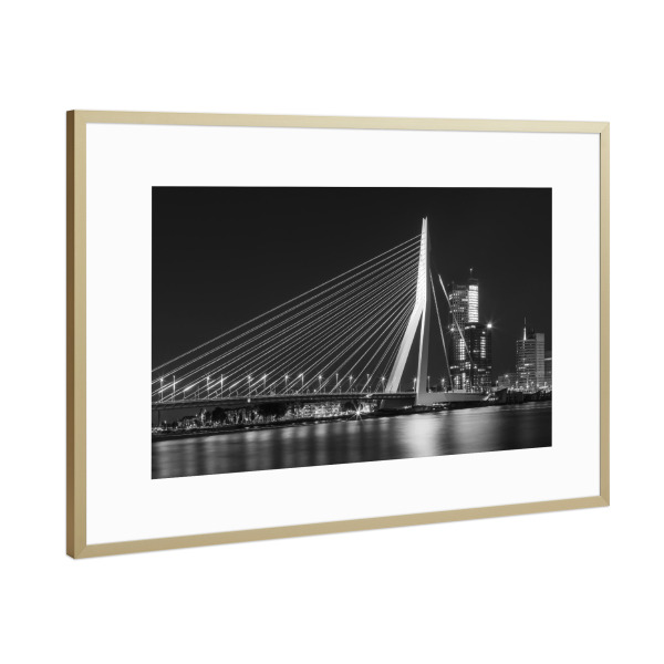 Poster mit Rahmen Gold "Nächtliche Erasmusbrücke in s/w" artboxONE - Städte,Schwarzweiß,Architektur