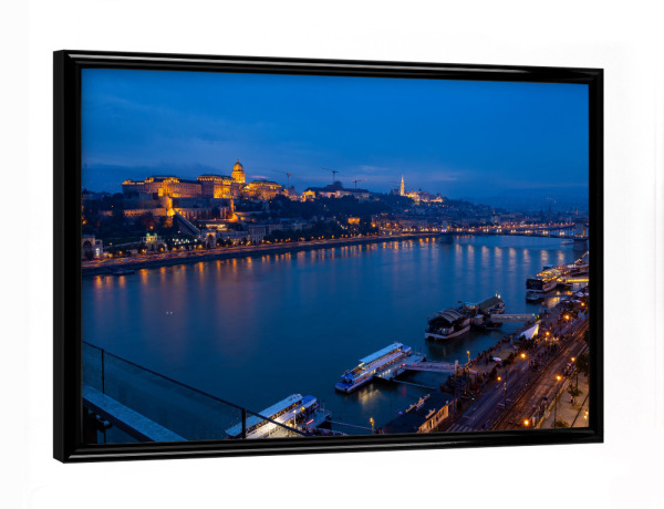 Poster mit schwarzem Rahmen "Budapest an der blauen Donau" artboxONE - Architektur,Städte / Budapest