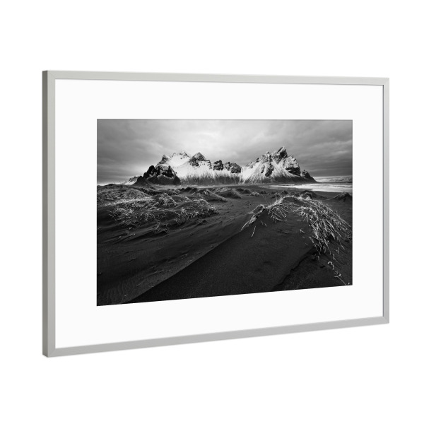 Poster mit Rahmen Silber "Sanddünen vor einer Bergkette" artboxONE - Natur,Reise / Strand und Meer,Reise / Länder
