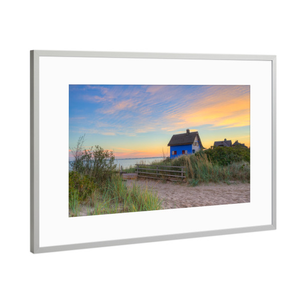 Poster mit Rahmen Silber "Blaues Haus in Heiligenhafen" artboxONE - Reise,Architektur,Reise / Strand und Meer