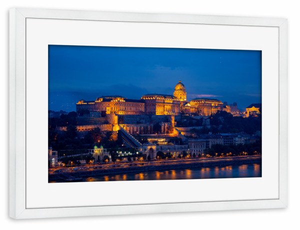 Poster mit Rahmen weiß "Der Burgpalast in Budapest" artboxONE - Architektur,Städte / Budapest - Budapest,Ungarn,Burgpalast,Burgviertel,Donau,Buda,Pest