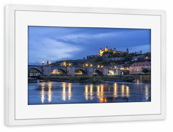 Poster mit Rahmen weiß "Würzburg bei Nacht" artboxONE - Städte / Weitere - Bayern,Würzburg,Deutschland,Germany,Wuerzburg,Festung,Marienberg,Main,Burg