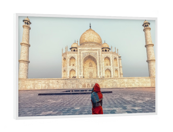 Poster mit weißem Rahmen "Betrachtung des Taj Mahal" artboxONE - Reise,Architektur,Reise / Asien,Reise / Länder,Städte / Weitere