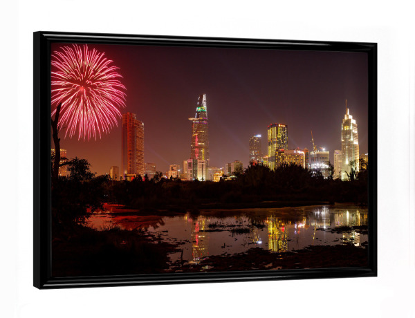 Poster mit schwarzem Rahmen "Feuerwerk in Saigon" artboxONE - Architektur,Reise / Asien