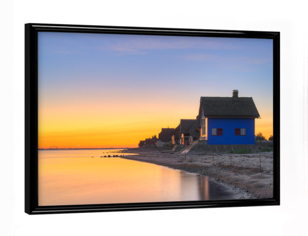 Poster mit schwarzem Rahmen "Heiligenhafen Häuser am Meer" artboxONE - Reise,Architektur,Reise / Strand und Meer