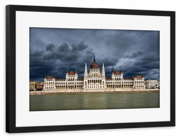 Poster mit Rahmen schwarz "Das Parlament an der Donau" artboxONE - Reise,Architektur,Städte / Budapest - Budapest,Parlament,Ungarn,Donau,Buda,Pest