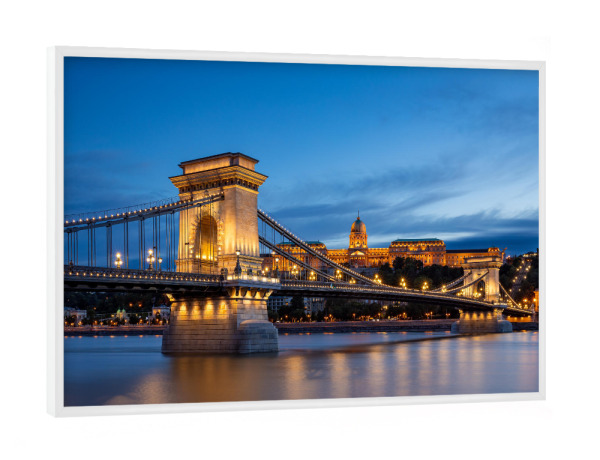 Poster mit weißem Rahmen "Die Kettenbrücke" artboxONE - Reise,Architektur,Städte / Budapest - Budapest,Kettenbrücke,Donau,Ungarn,Buda,Pest,Brücke