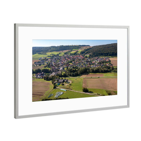 Poster mit Rahmen Silber "Röhrda auf dem Ringgau in Hessen" artboxONE - Städte,Architektur - Röhrda,Ringgau,Hessen,Nordhessen,Dorf