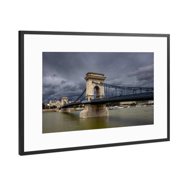 Poster mit Rahmen Schwarz (Metallic) "Kettenbrücke über die Donau" artboxONE - Reise,Architektur,Städte / Budapest