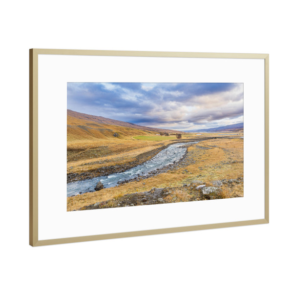 Poster mit Rahmen Gold "Fluss im Osten von Island" artboxONE - Natur,Reise,Reise / Länder