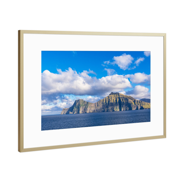 Poster mit Rahmen Gold "Wolken, Atlantik, Felsen," artboxONE - Natur,Reise,Reise / Strand und Meer,Reise / Länder