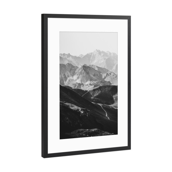 Poster mit Rahmen Schwarz (Metallic) "Endless peaks" artboxONE - Natur,Reise,Schwarzweiß,Reise / Länder