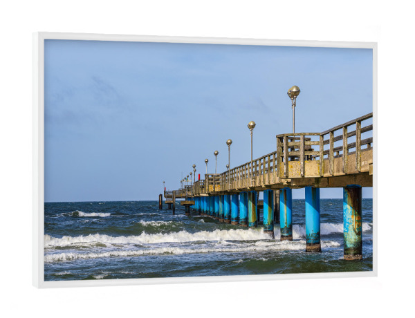 Poster mit weißem Rahmen "Meer, Wellen, Seebrücke" artboxONE - Natur,Reise,Architektur,Reise / Strand und Meer