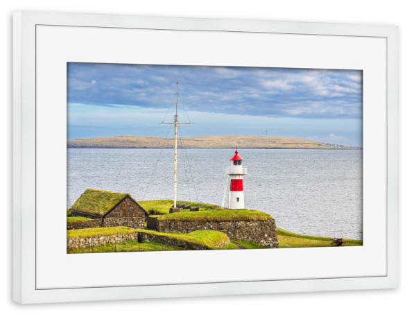 Poster mit Rahmen weiß "Leuchtturm in Tórshavn" artboxONE - Natur,Reise,Architektur,Reise / Strand und Meer