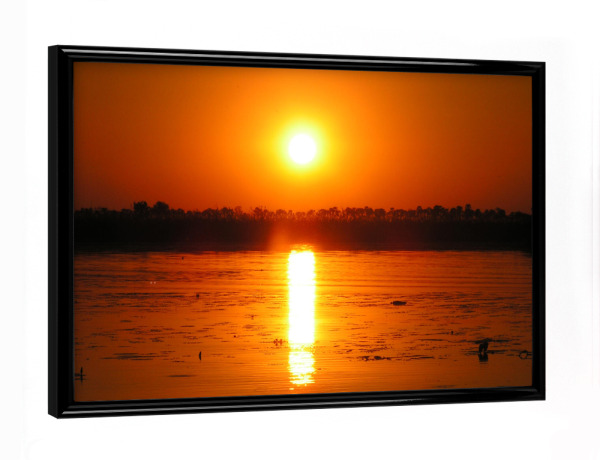 Poster mit schwarzem Rahmen "The Okavango Sunset" artboxONE - Natur,Reise,Reise / Afrika,Reise / Länder