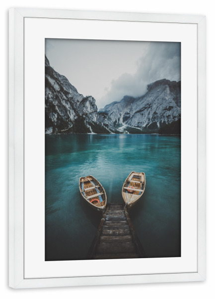 Poster mit Rahmen weiß "Zwei Bote am Pragser Wildsee" artboxONE - Natur,Reise