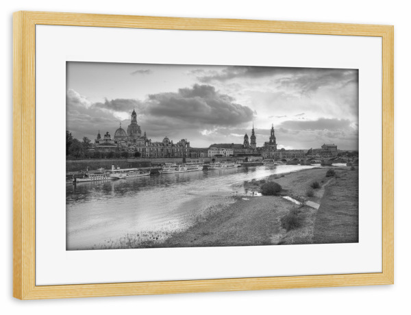 Poster mit Rahmen kiefer "Skyline von Dresden s/w" artboxONE - Schwarzweiß,Architektur,Städte / Dresden