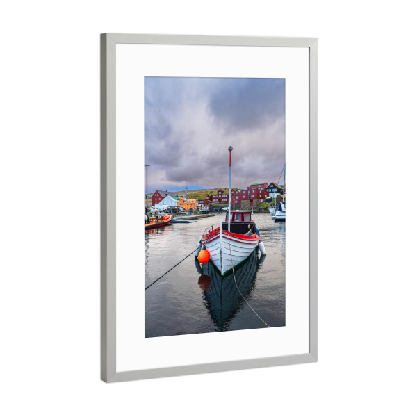 Poster mit Rahmen Silber "Hafen der Stadt Tórshavn" artboxONE - Natur,Reise,Architektur,Reise / Strand und Meer,Reise / Länder
