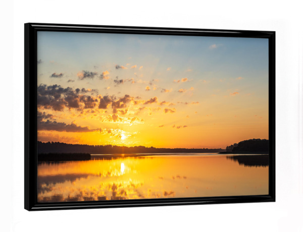 Poster mit schwarzem Rahmen "Ein neuer Tag am Schaalsee" artboxONE - Natur,Reise