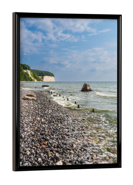 Poster mit schwarzem Rahmen "Buhne, Wellen, Kreidefelsen" artboxONE - Natur,Reise,Reise / Strand und Meer