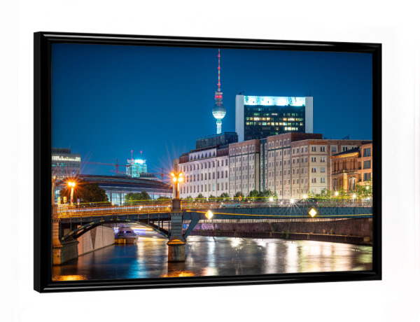 Poster mit schwarzem Rahmen "Berlin bei Nacht" artboxONE - Städte / Berlin,Reise,Architektur