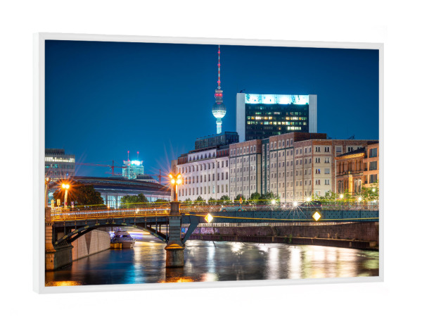 Poster mit weißem Rahmen "Berlin bei Nacht" artboxONE - Städte / Berlin,Reise,Architektur