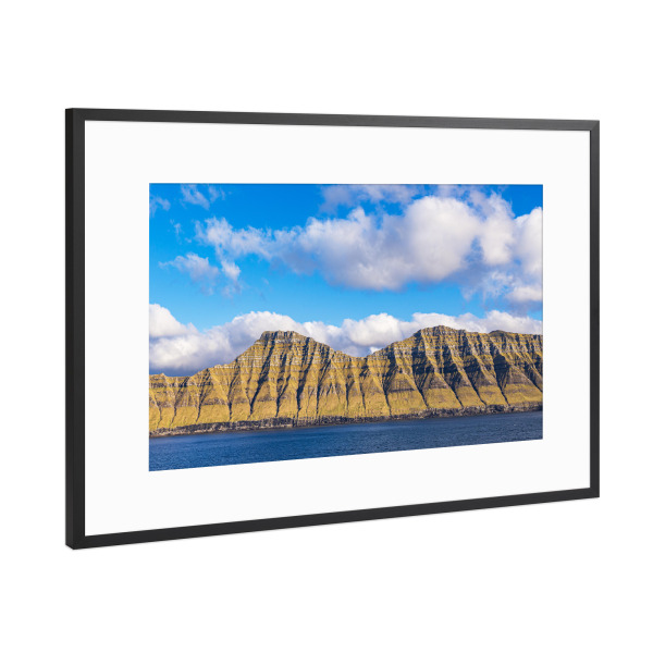 Poster mit Rahmen Schwarz (Metallic) "Atlantik, Felsen, Wolken" artboxONE - Natur,Reise,Reise / Strand und Meer,Reise / Länder