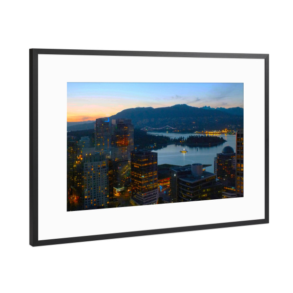 Poster mit Rahmen Schwarz (Metallic) "Vancouver @ night" artboxONE - Städte,Reise,Architektur,Reise / Länder,Städte / Weitere