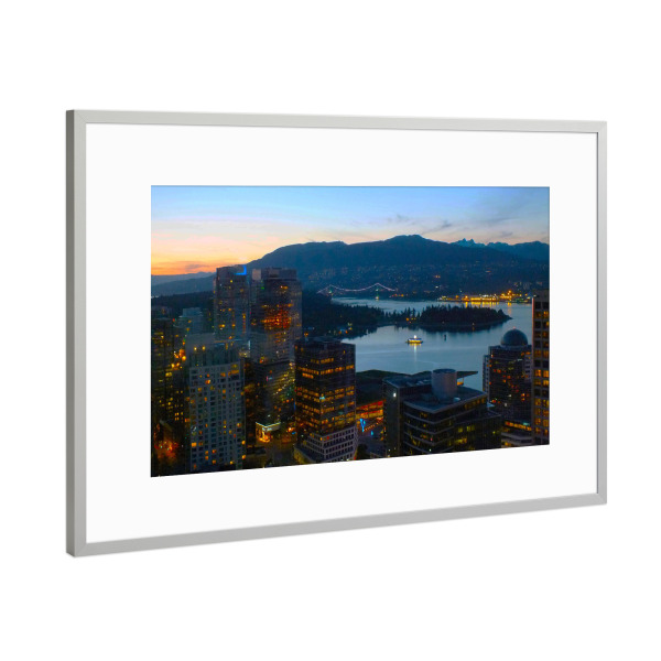 Poster mit Rahmen Silber "Vancouver @ night" artboxONE - Städte,Reise,Architektur,Reise / Länder,Städte / Weitere
