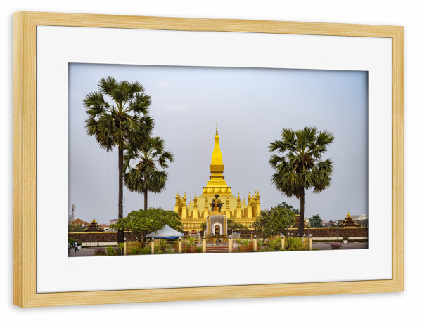 Poster mit Rahmen kiefer "Pha That Luang in Vientiane, Laos" artboxONE - Architektur,Reise / Asien - Vientiane,Laos,Asien,Pha that luang,Tempel,Stupa
