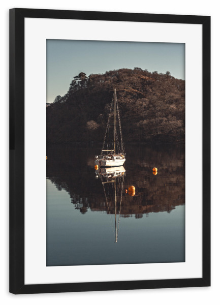 Poster mit Rahmen schwarz "The boat" artboxONE - Natur,Reise,Reise / Strand und Meer,Reise / Länder - Boat,Scotland,Schottland,See,Lake,Sailing ship