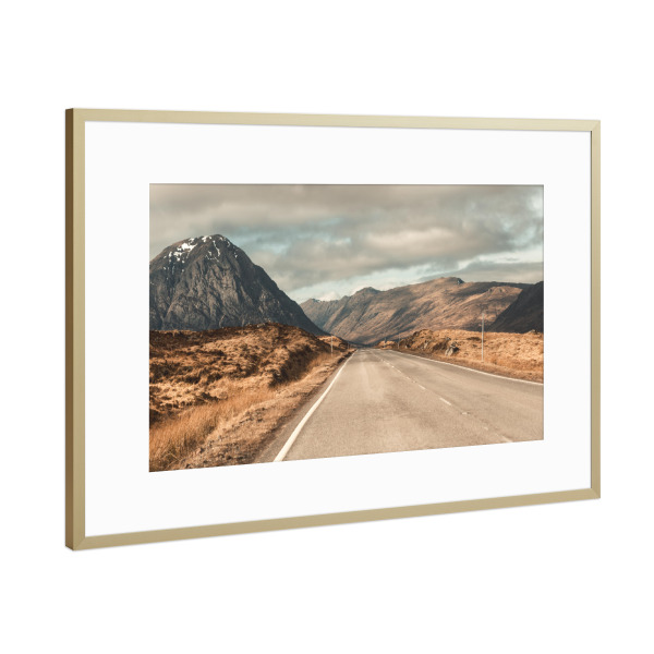 Poster mit Rahmen Gold "Road to Scottish Highlands" artboxONE - Natur,Reise,Reise / Länder