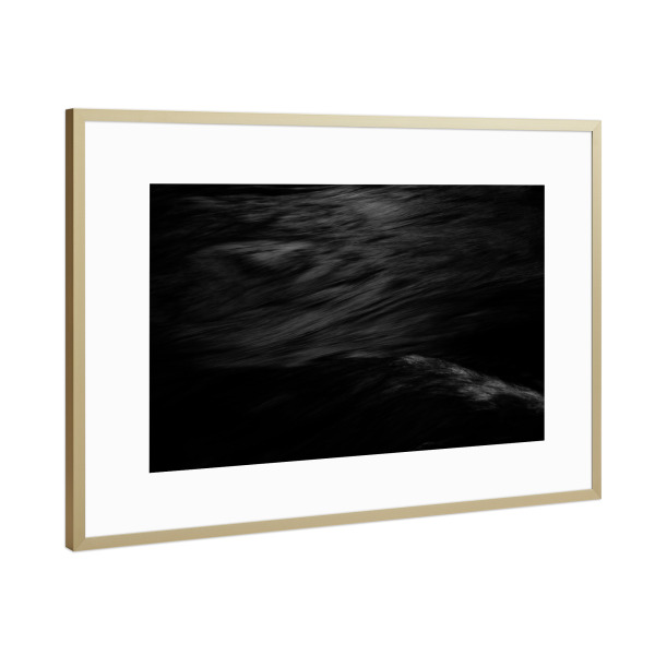 Poster mit Rahmen Gold "Freies Fließen mit Reflexion" artboxONE - Natur,Abstrakt,Schwarzweiß