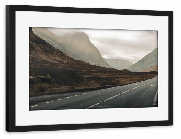 Poster mit Rahmen schwarz "Road through Scotland" artboxONE - Natur,Reise,Automobile,Reise / Länder